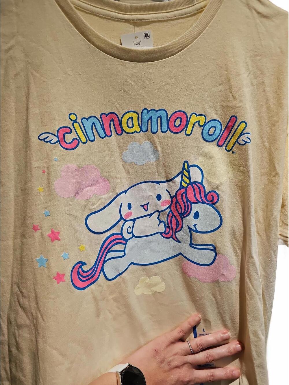 Sanrio cinnamoroll graphic TShirt Size L - Picture 2 of 4